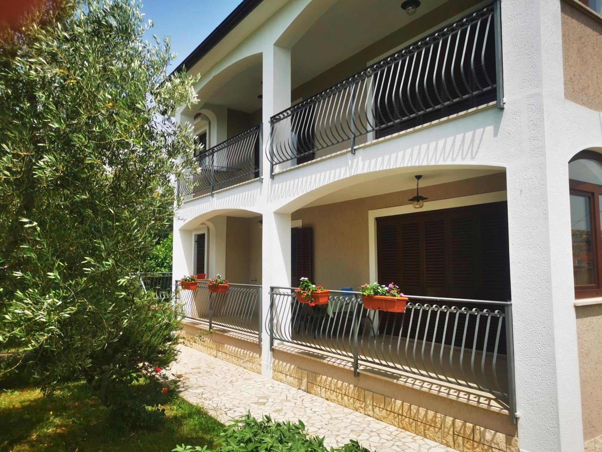 Garden Apartment Maria Vrsar Exterior foto